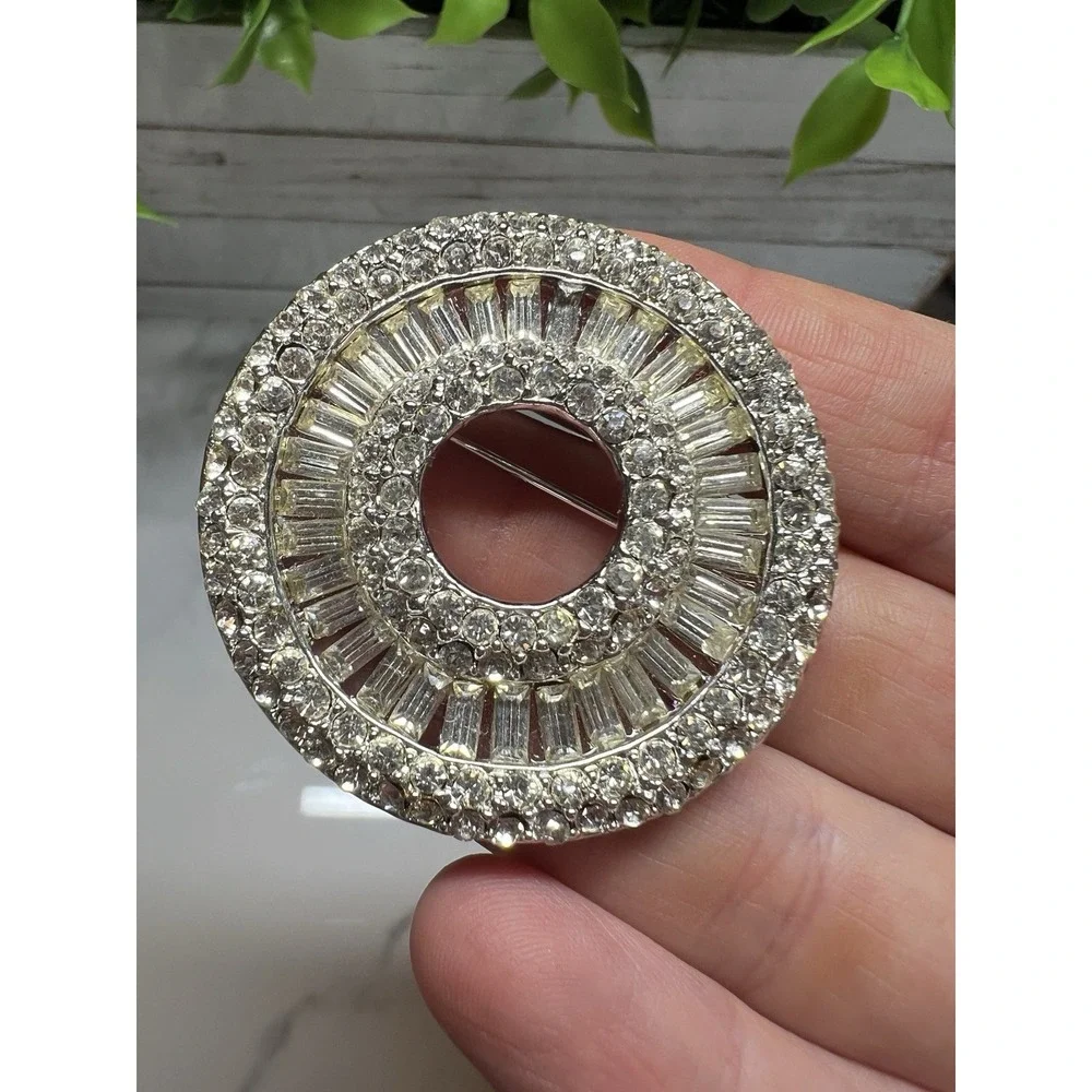 1930's Art Deco Crystal Target‎ Brooch Pin Missing One Stone